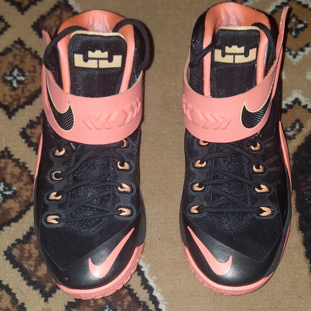 Shoes - Picture 2 of 2